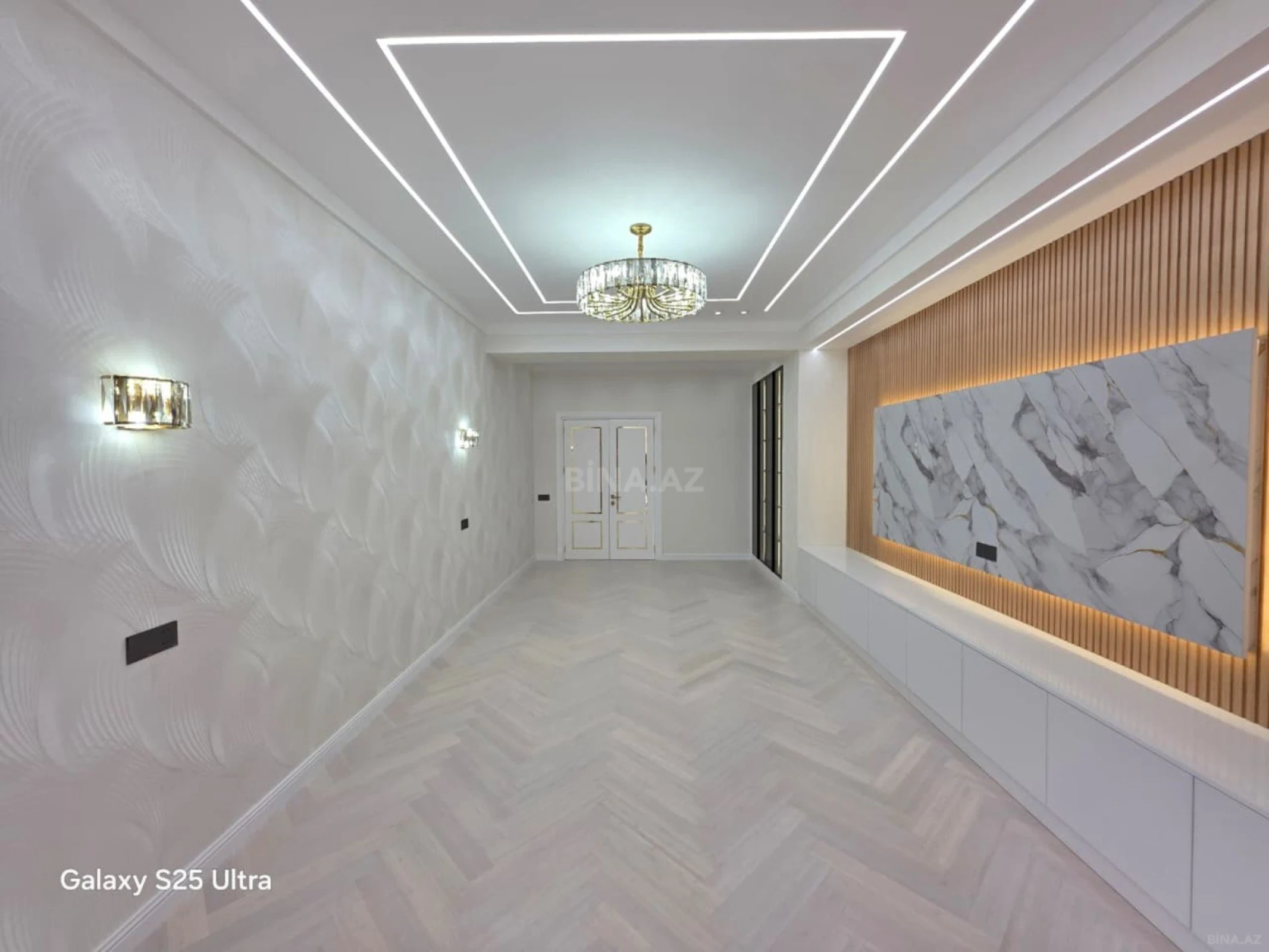 Satılır 4 otaqlı mənzil 183 m²