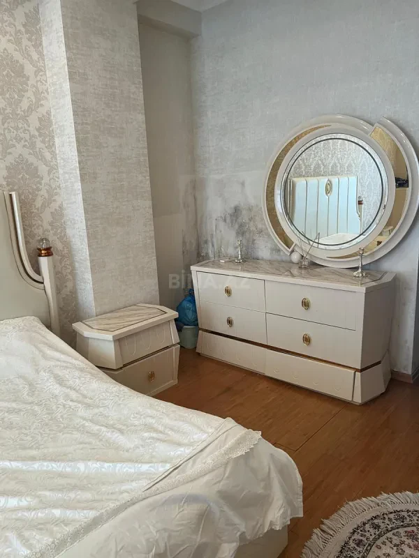 Kirayə verilir 3 otaqlı mənzil 120 m²