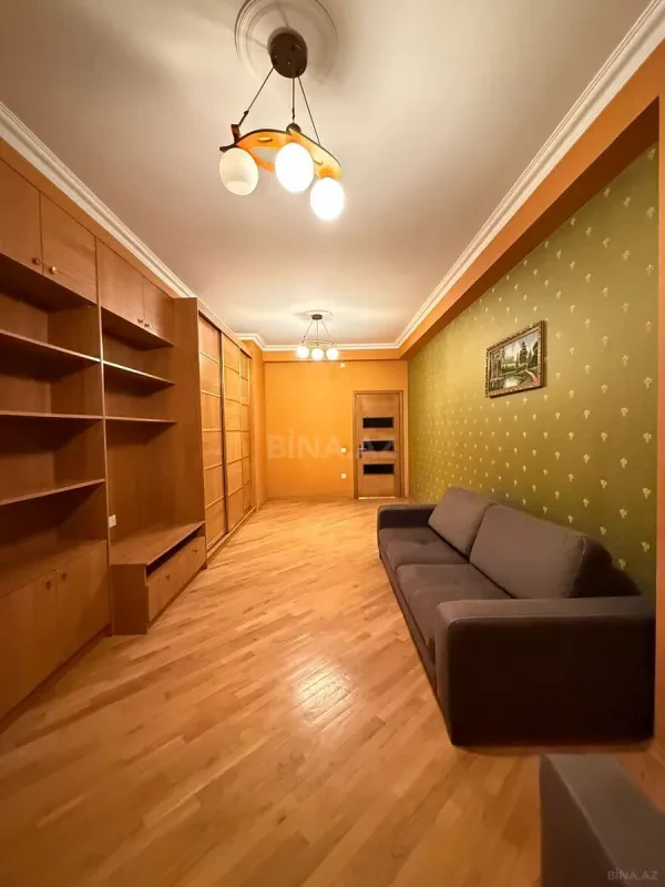 Satılır 3 otaqlı mənzil 110 m²