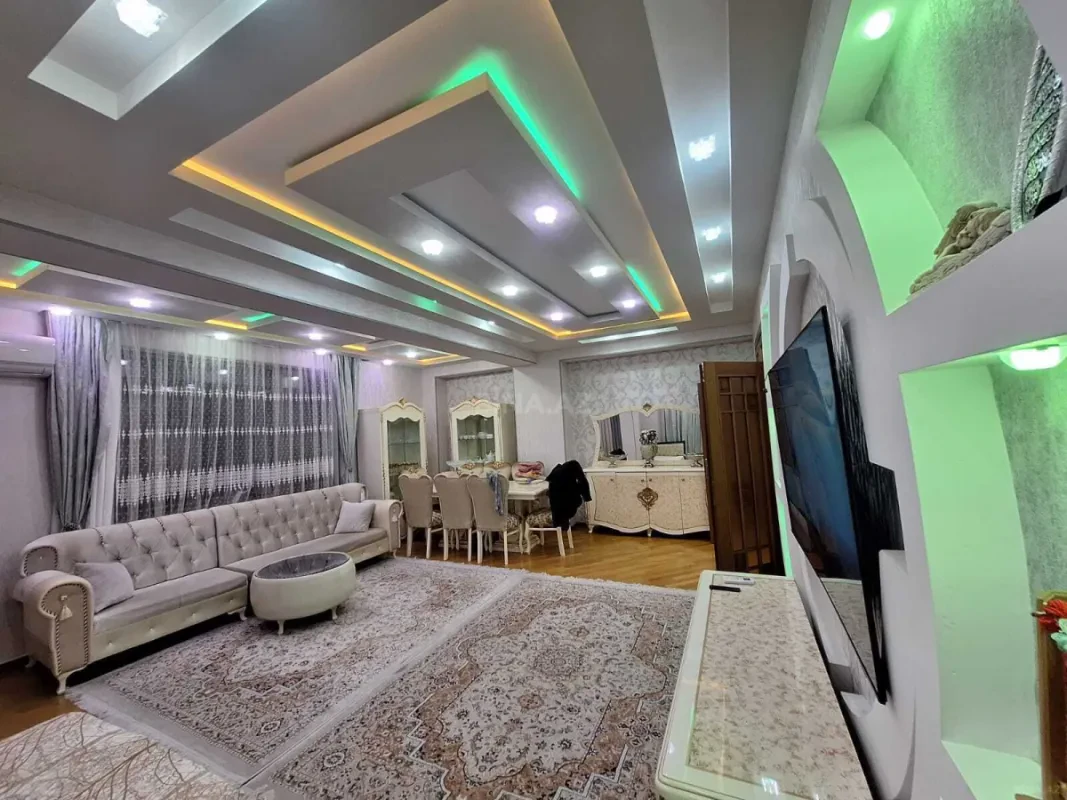 Kirayə verilir 2 otaqlı mənzil 80 m²
