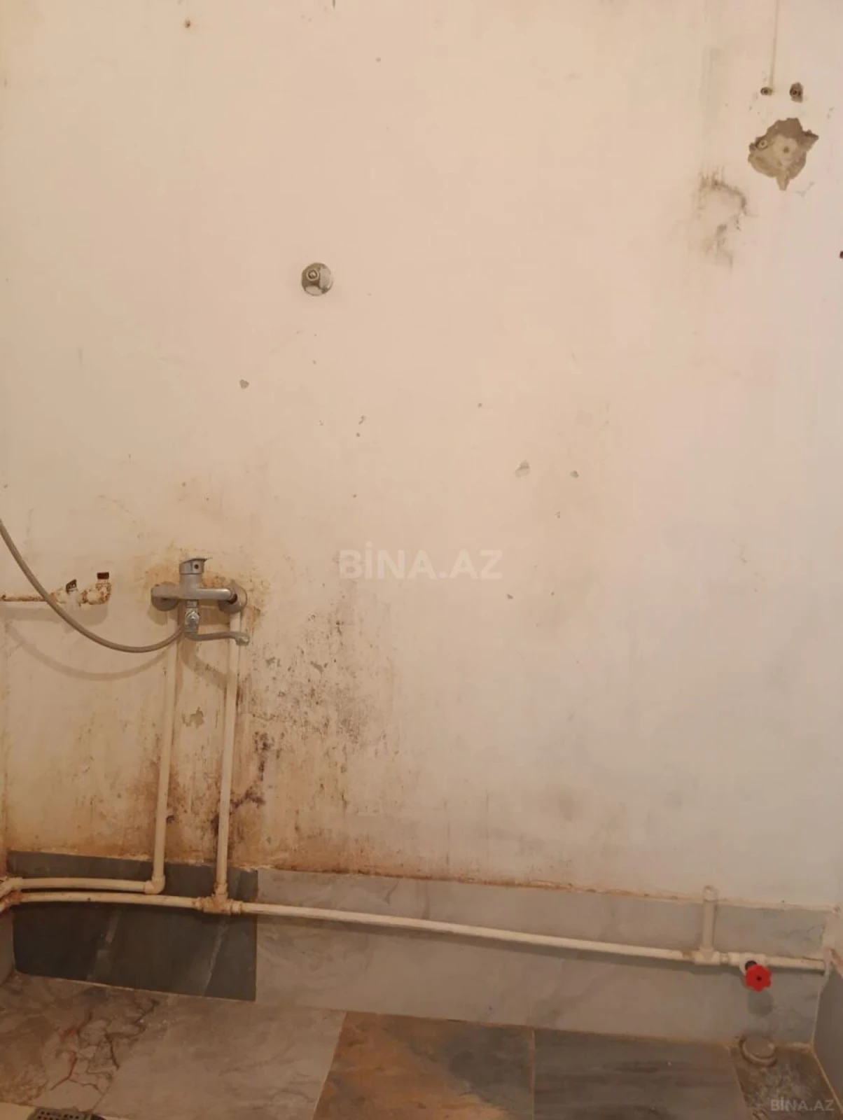 Satılır 4 otaqlı mənzil 85 m²