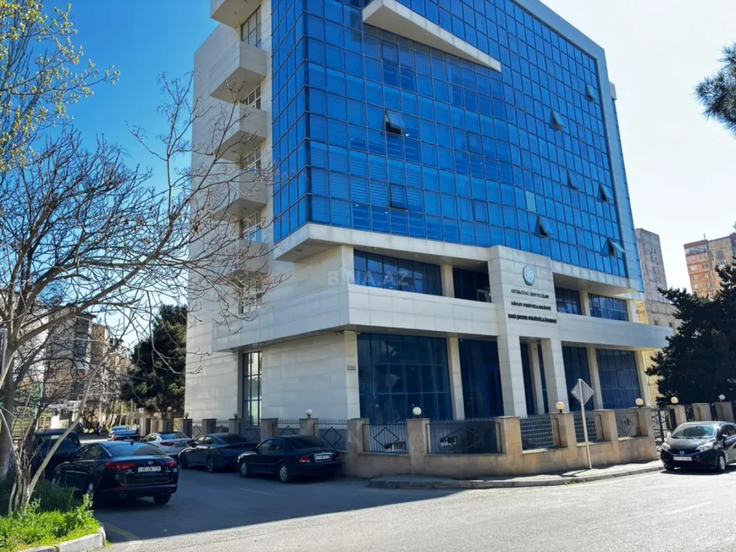 Kirayə verilir 2 otaqlı ofis 65 m²