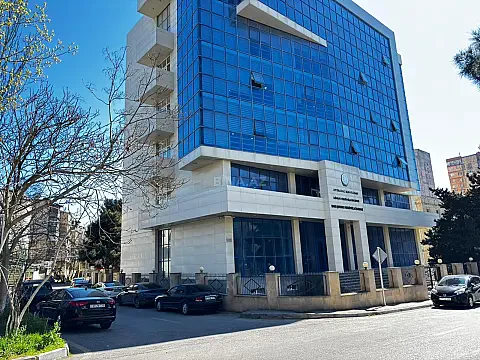 Kirayə verilir 2 otaqlı ofis 65 m²