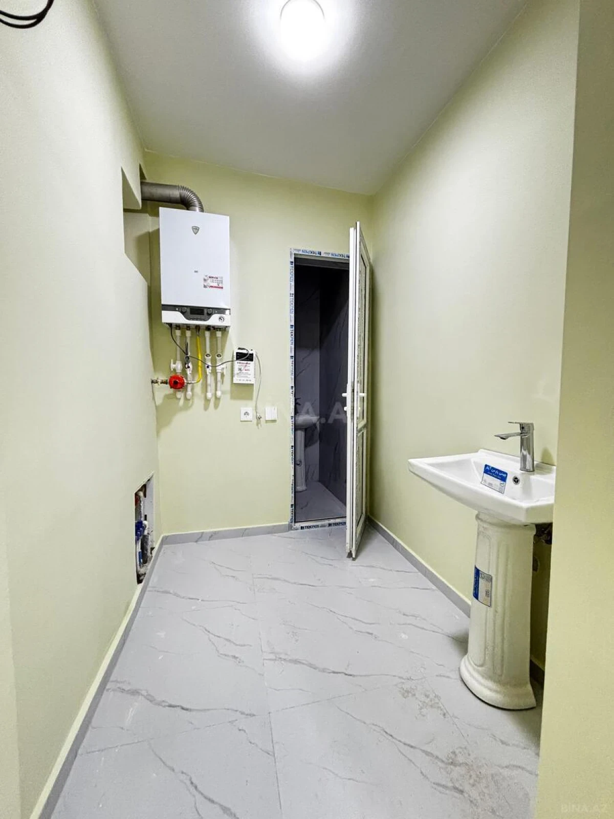 Kirayə verilir 2 otaqlı ofis 65 m²