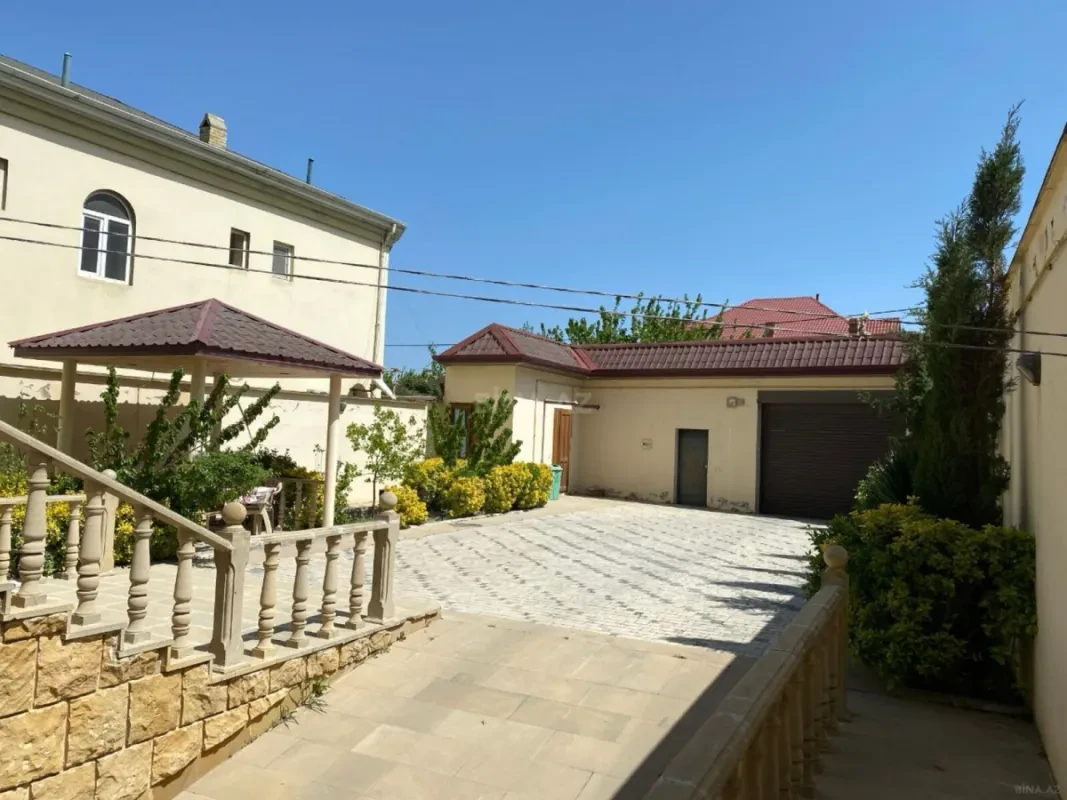 Kirayə verilir 9 otaqlı həyət evi 350 m²