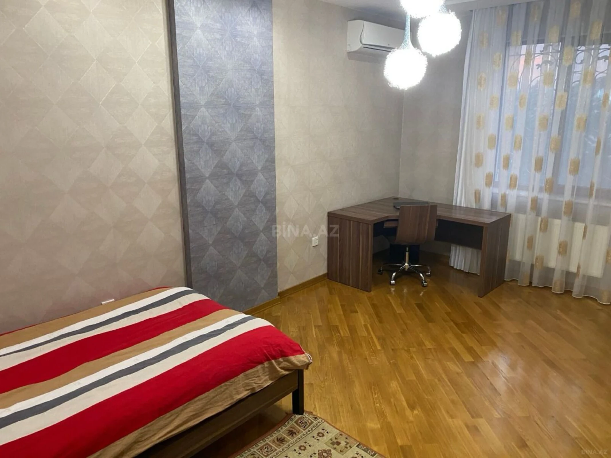 Kirayə verilir 9 otaqlı həyət evi 350 m²