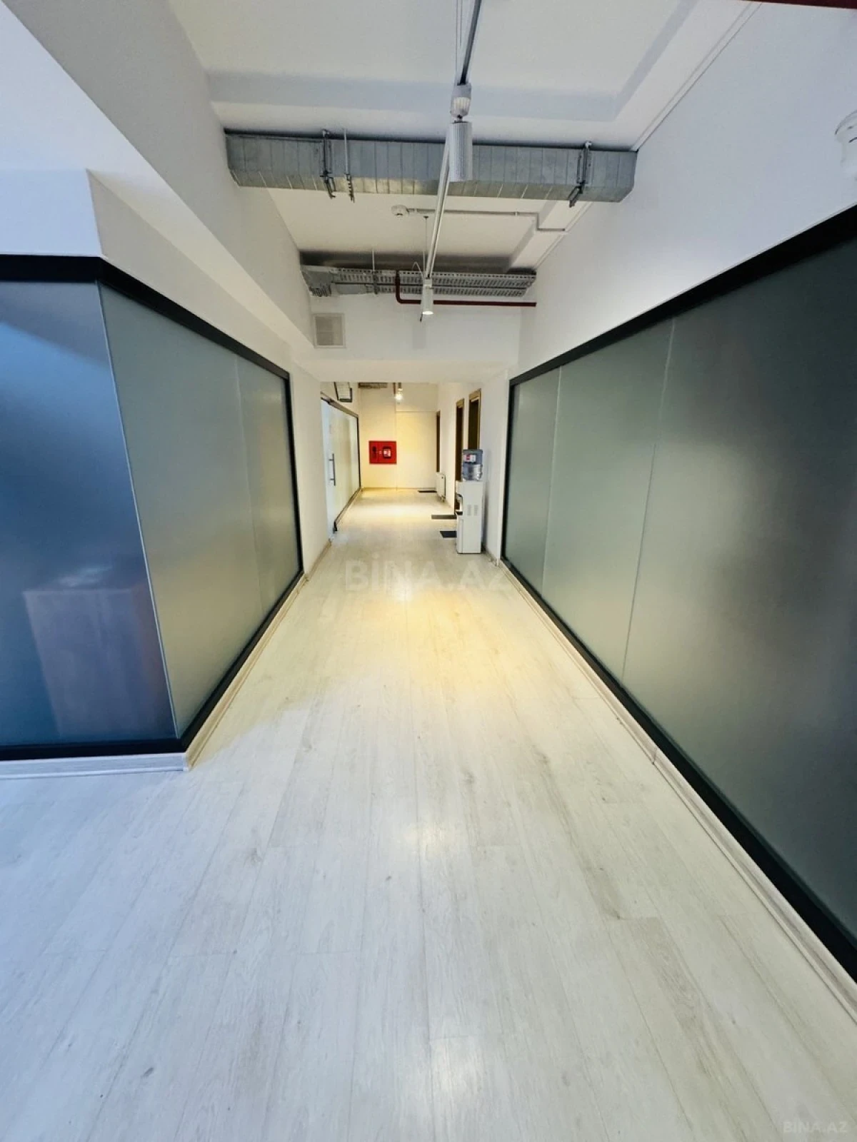 Kirayə verilir 8 otaqlı ofis 660 m²