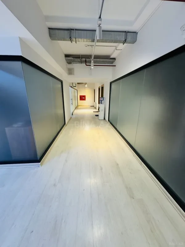 Kirayə verilir 8 otaqlı ofis 660 m²