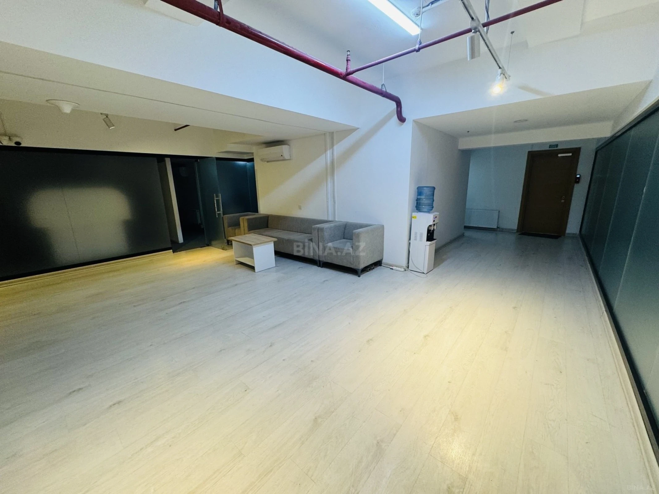 Kirayə verilir 8 otaqlı ofis 660 m²