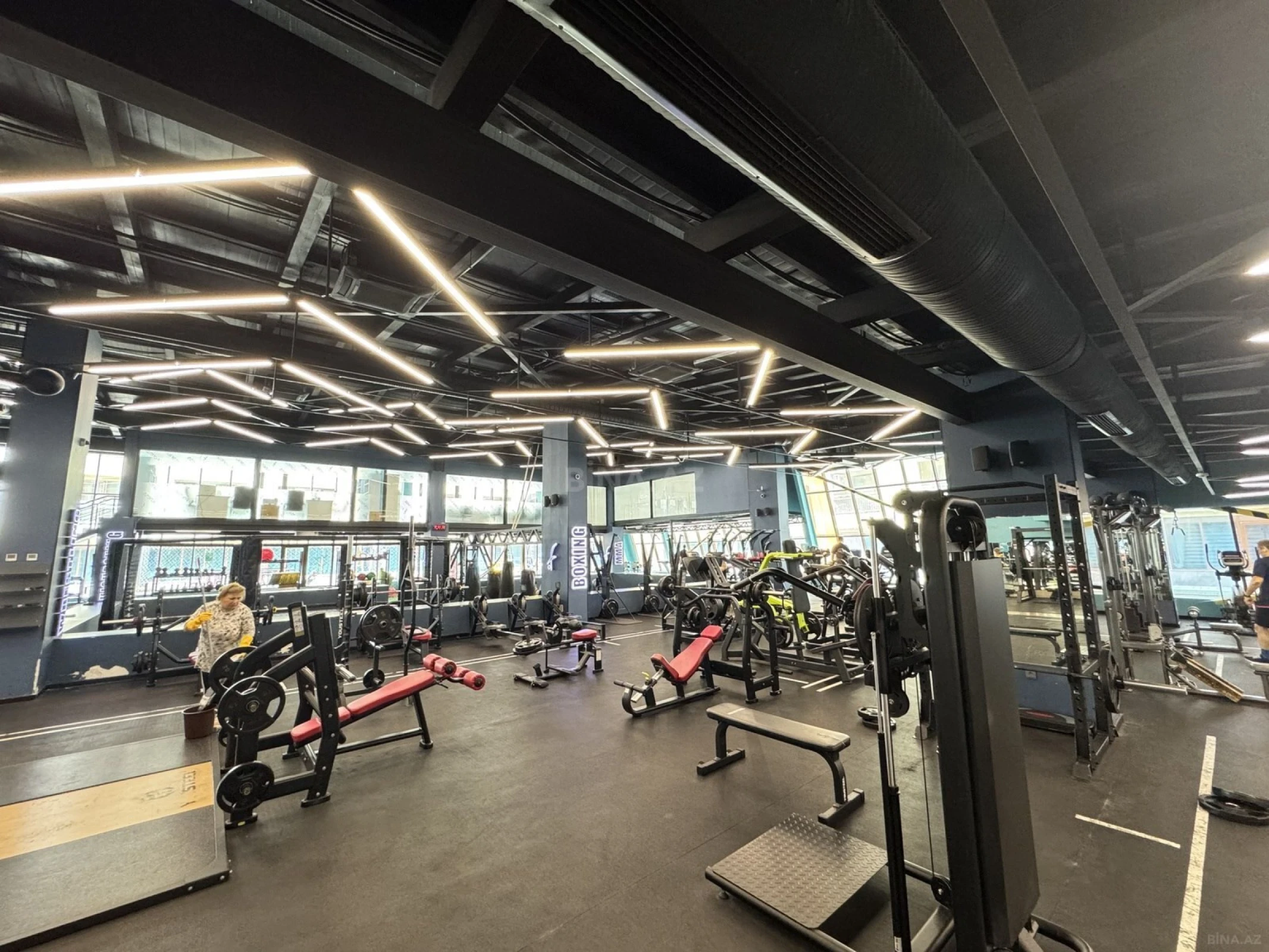 Kirayə verilir 8 otaqlı ofis 660 m²