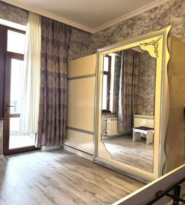 Satılır 2 otaqlı mənzil 61 m²