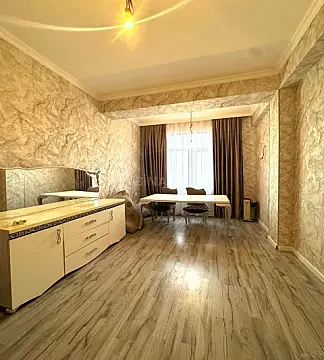 Satılır 2 otaqlı mənzil 61 m²