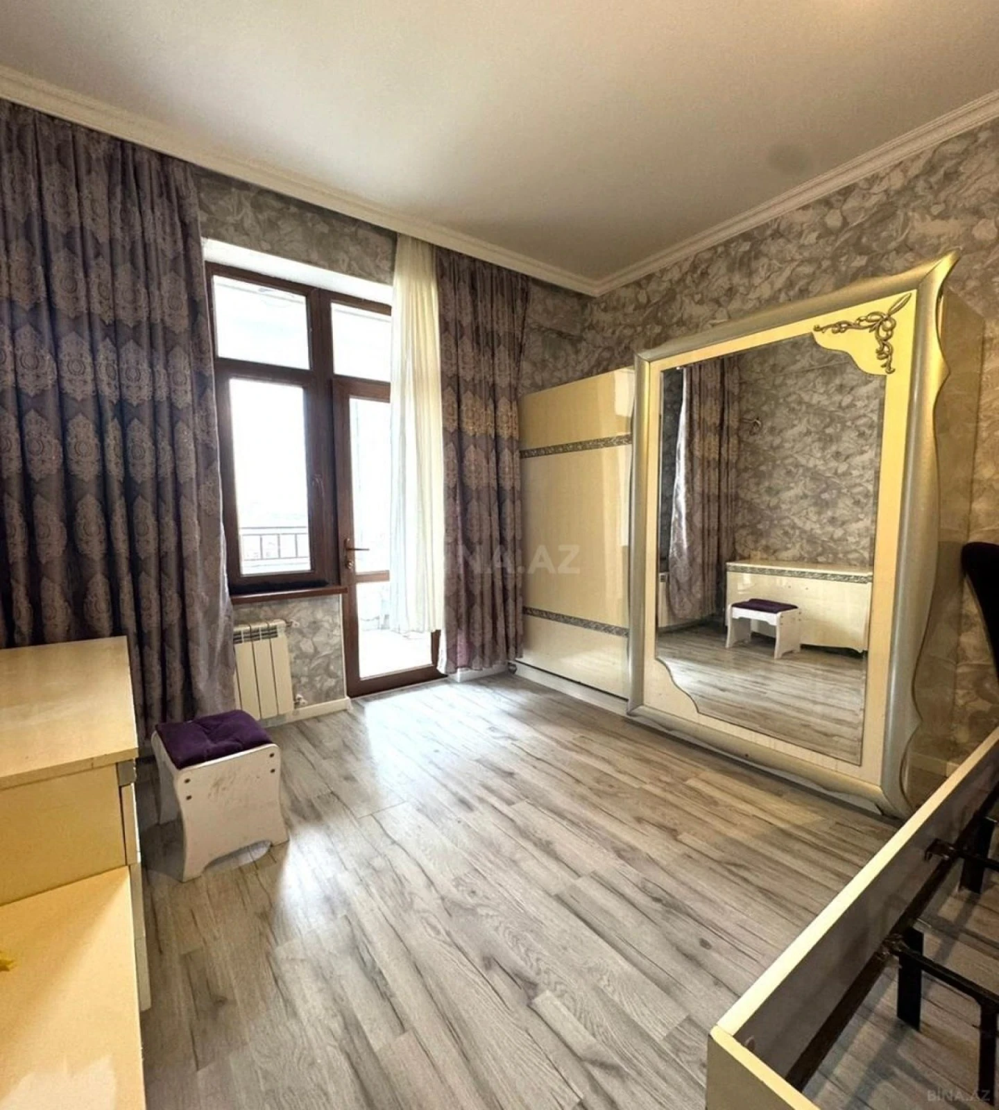 Satılır 2 otaqlı mənzil 61 m²