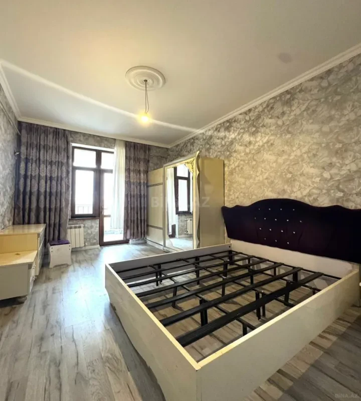 Satılır 2 otaqlı mənzil 61 m²