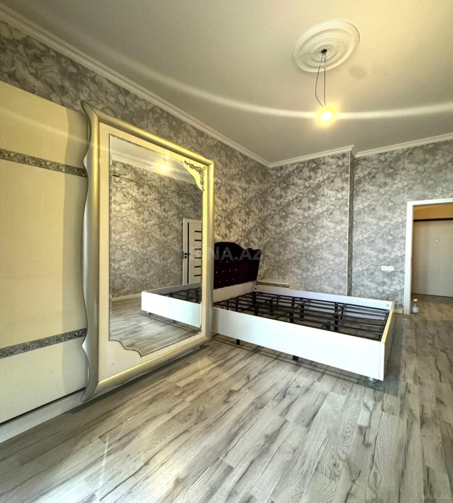Satılır 2 otaqlı mənzil 61 m²