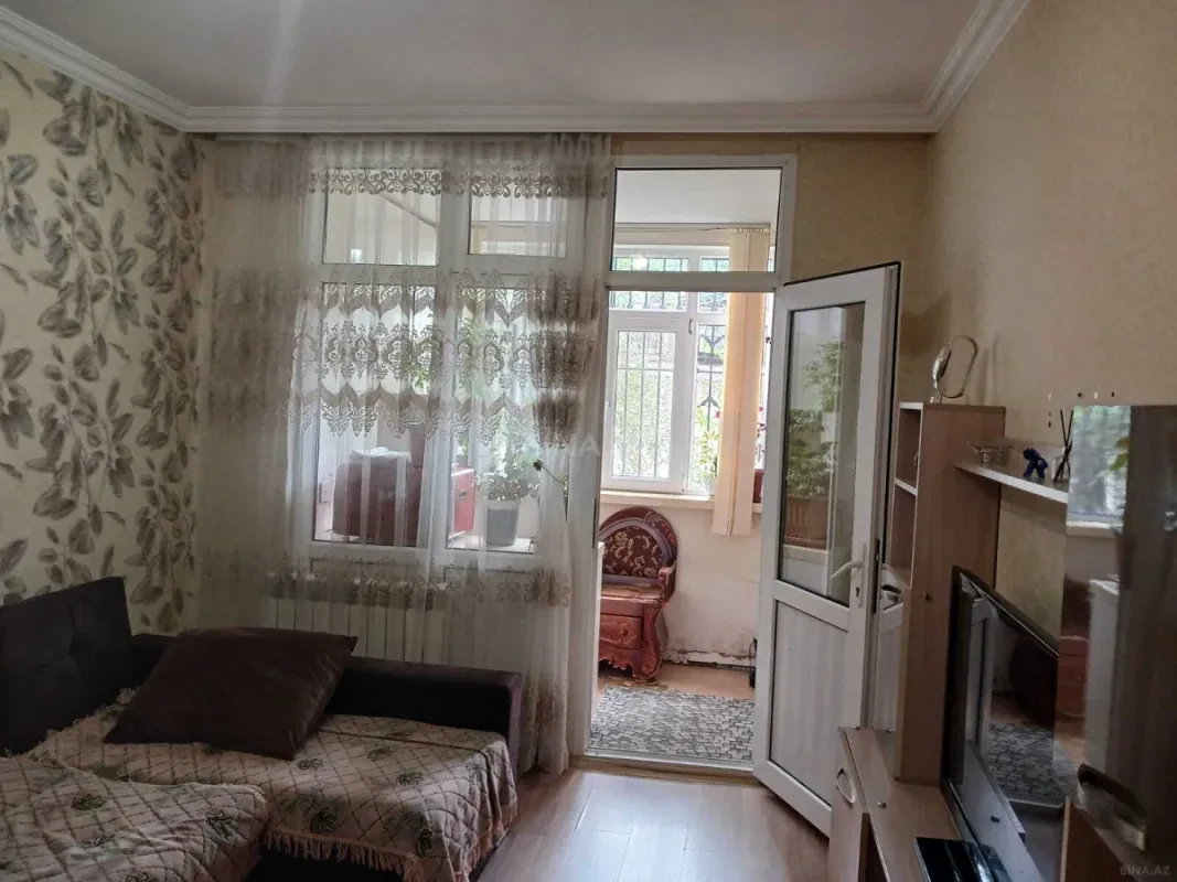 Satılır 5 otaqlı mənzil 110 m²