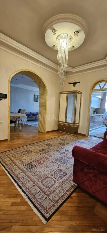 Satılır 4 otaqlı mənzil 169 m²