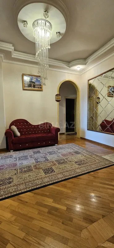 Satılır 4 otaqlı mənzil 169 m²