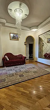 Satılır 4 otaqlı mənzil 169 m²