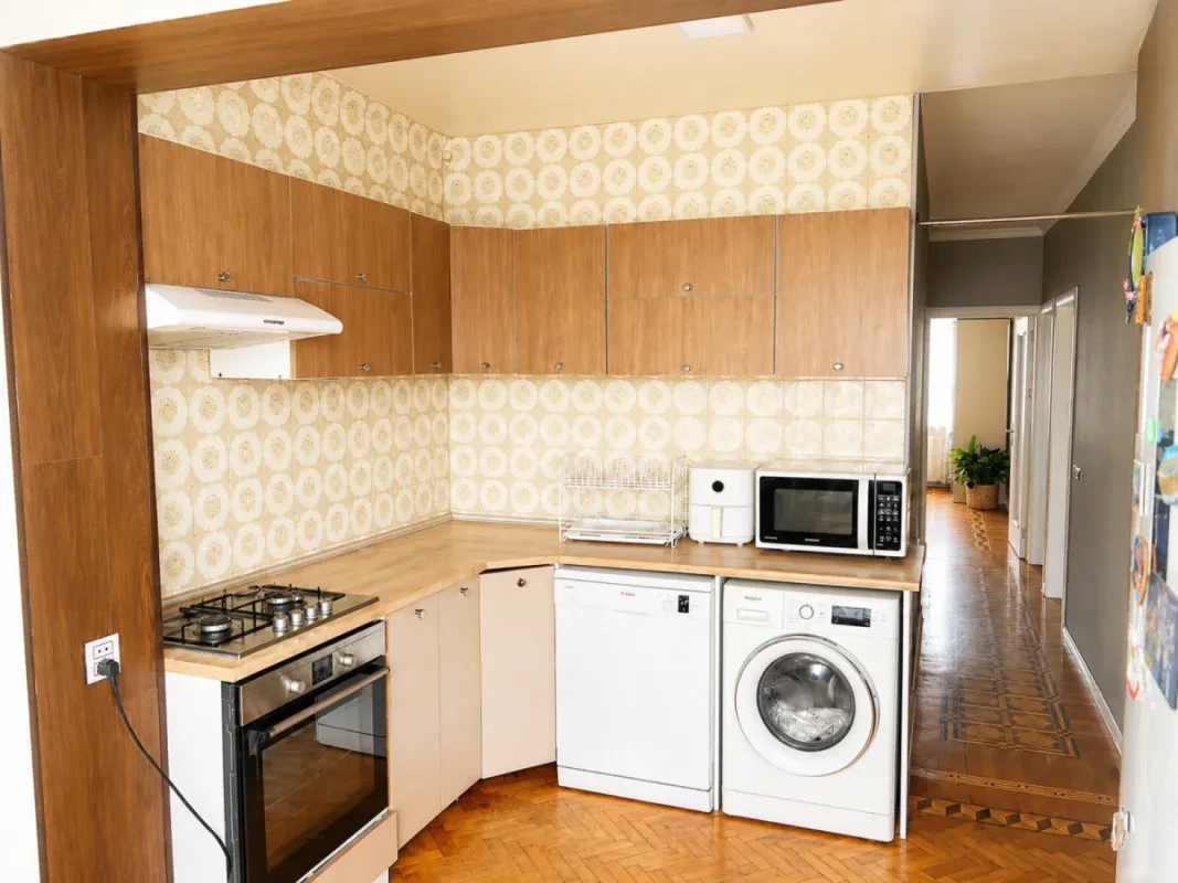 Satılır 4 otaqlı mənzil 105 m²