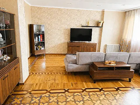 Satılır 4 otaqlı mənzil 105 m²