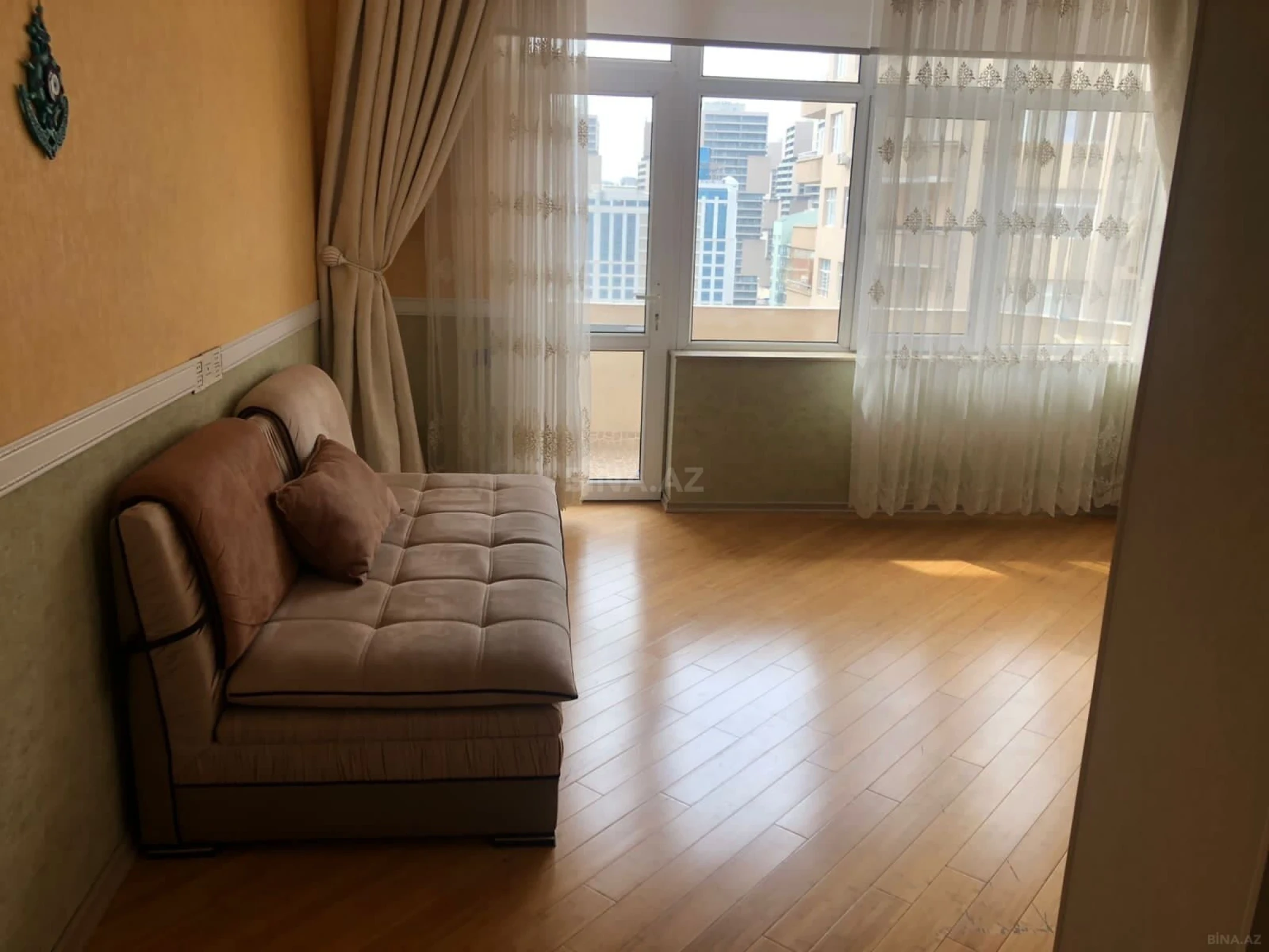 Kirayə verilir 3 otaqlı mənzil 90 m²