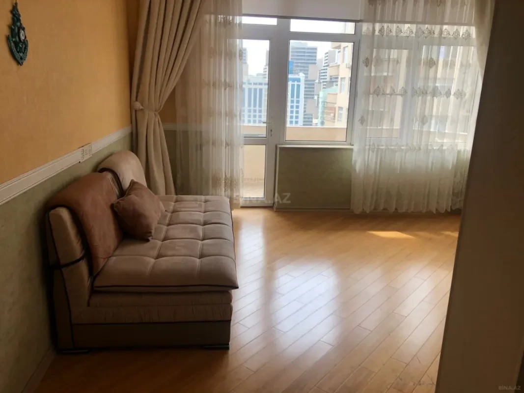 Kirayə verilir 3 otaqlı mənzil 90 m²
