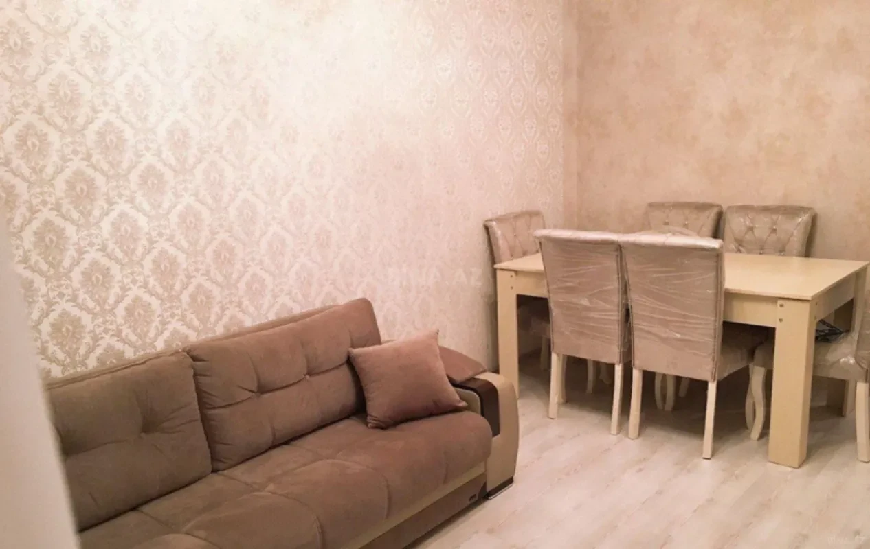 Kirayə verilir 2 otaqlı mənzil 50 m²