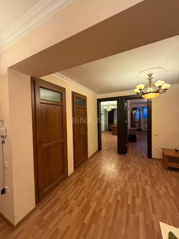Kirayə verilir 3 otaqlı ofis 80 m²