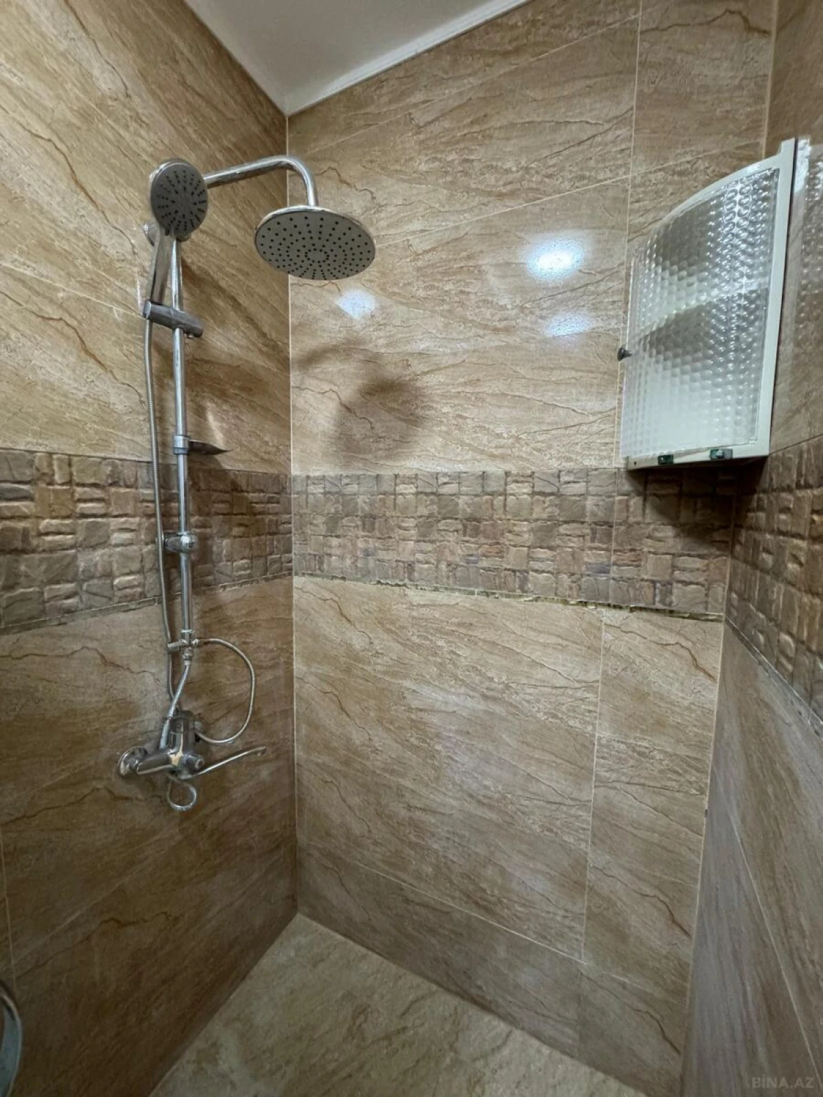 Kirayə verilir 2 otaqlı mənzil 70 m²