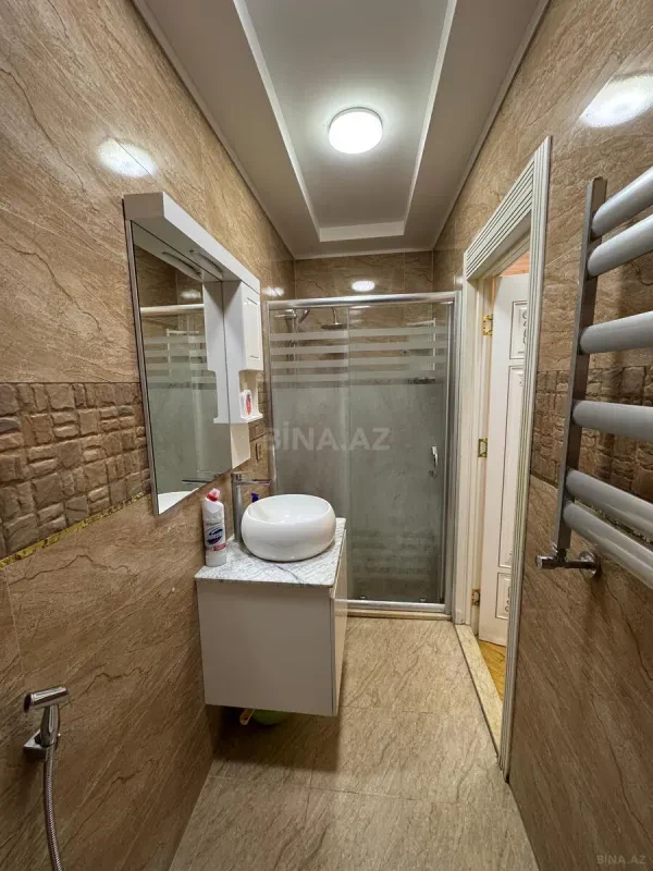 Kirayə verilir 2 otaqlı mənzil 70 m²
