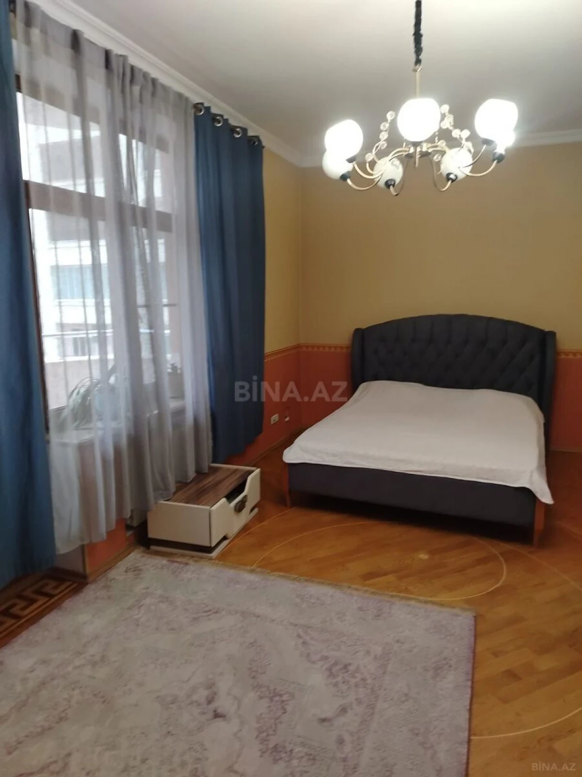 Kirayə verilir 3 otaqlı mənzil 165 m²