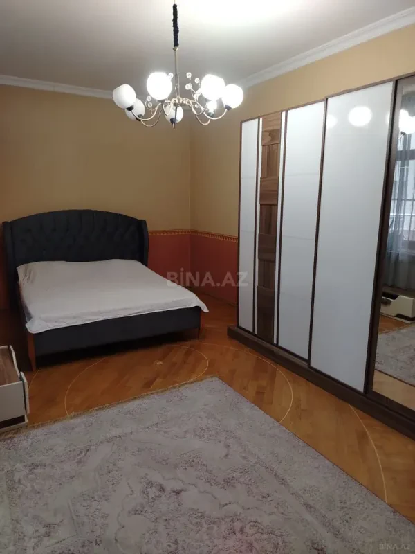Kirayə verilir 3 otaqlı mənzil 165 m²