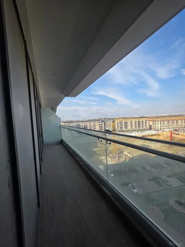 Satılır 2 otaqlı mənzil 82 m²