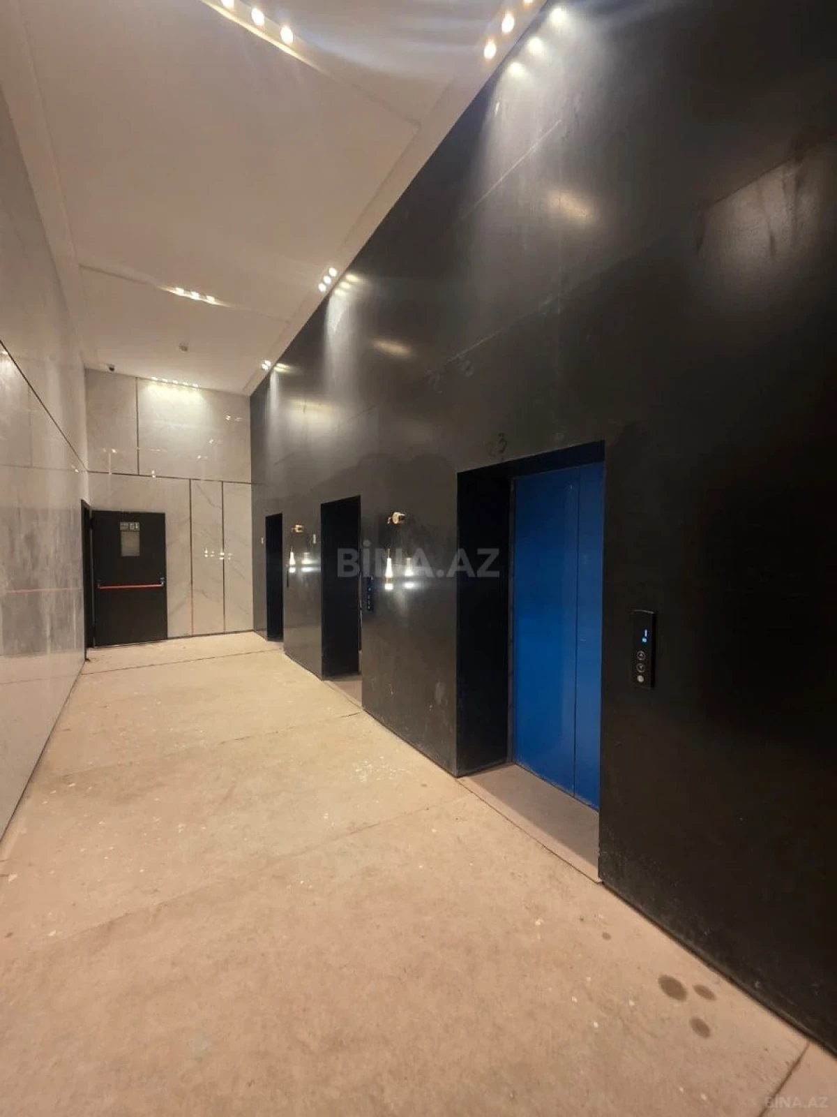 Satılır 2 otaqlı mənzil 82 m²