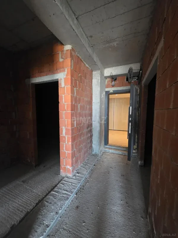 Satılır 2 otaqlı mənzil 82 m²
