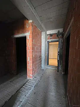 Satılır 2 otaqlı mənzil 82 m²