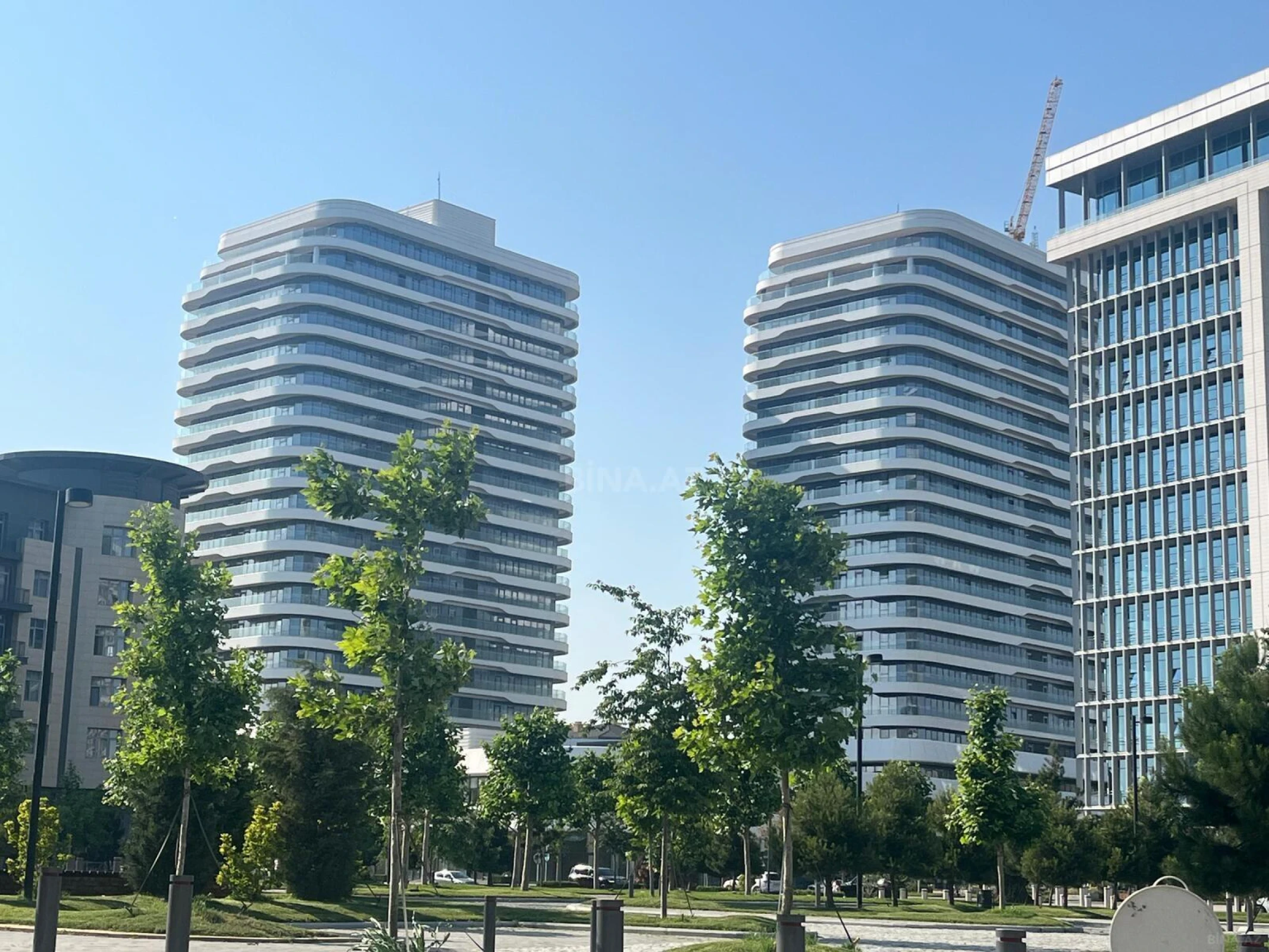 Satılır 2 otaqlı mənzil 82 m²