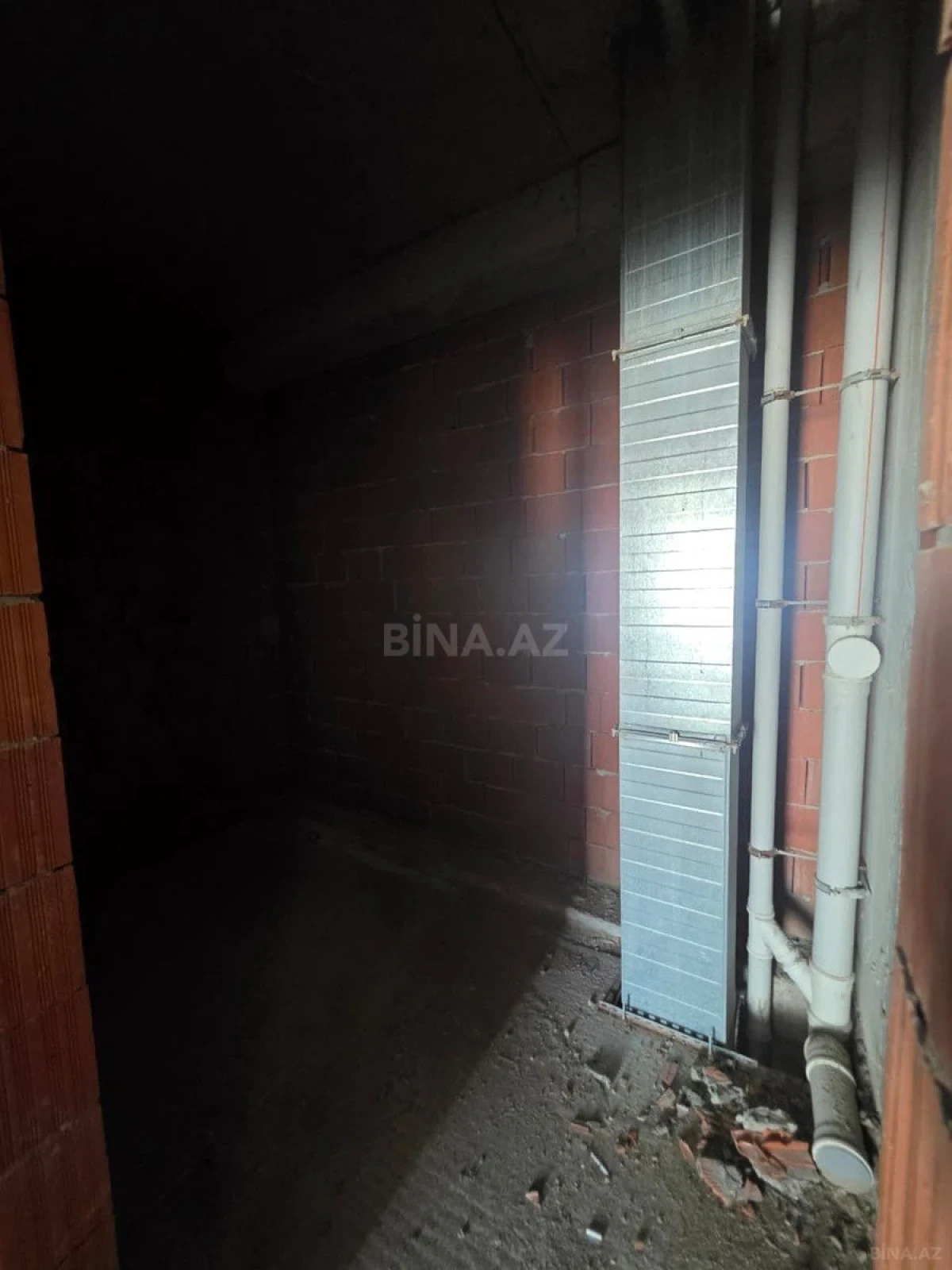 Satılır 2 otaqlı mənzil 82 m²