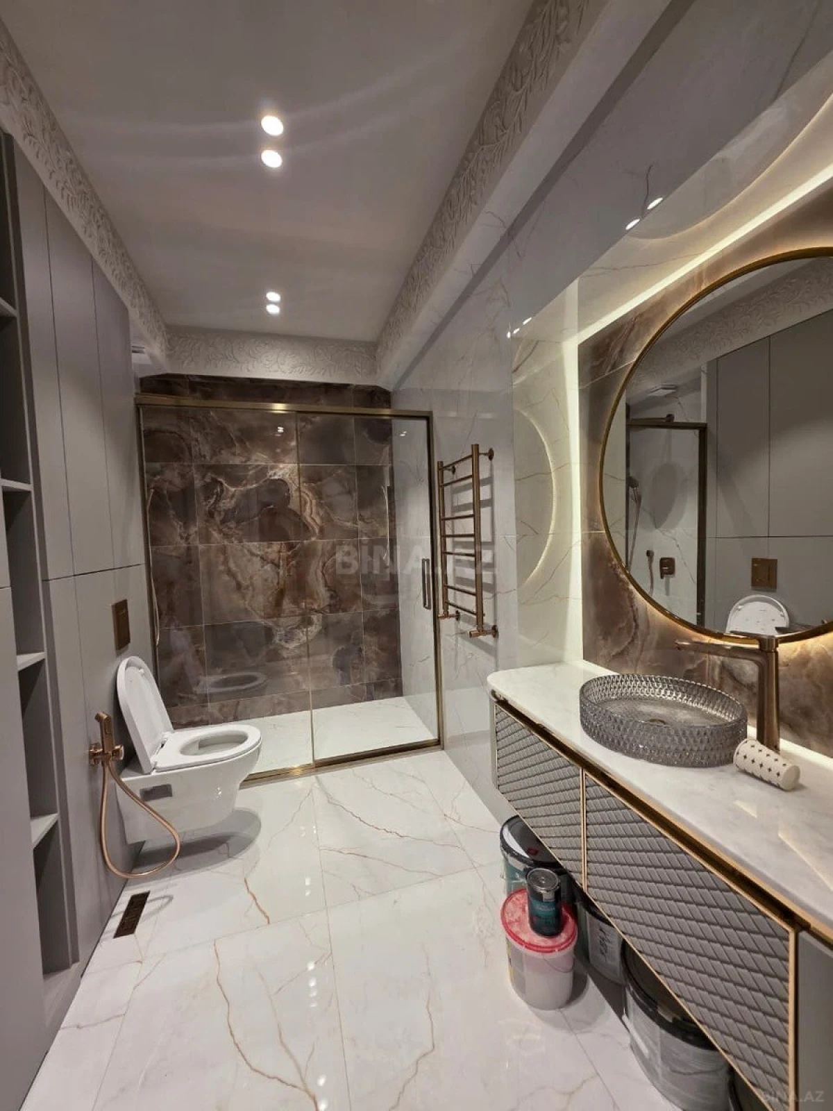 Satılır 4 otaqlı mənzil 175 m²