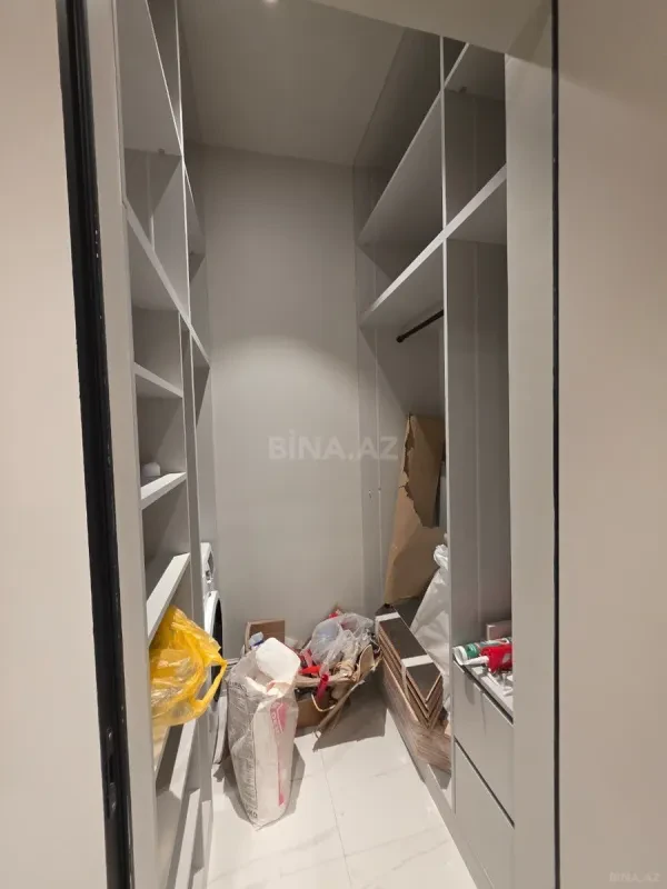 Satılır 4 otaqlı mənzil 175 m²