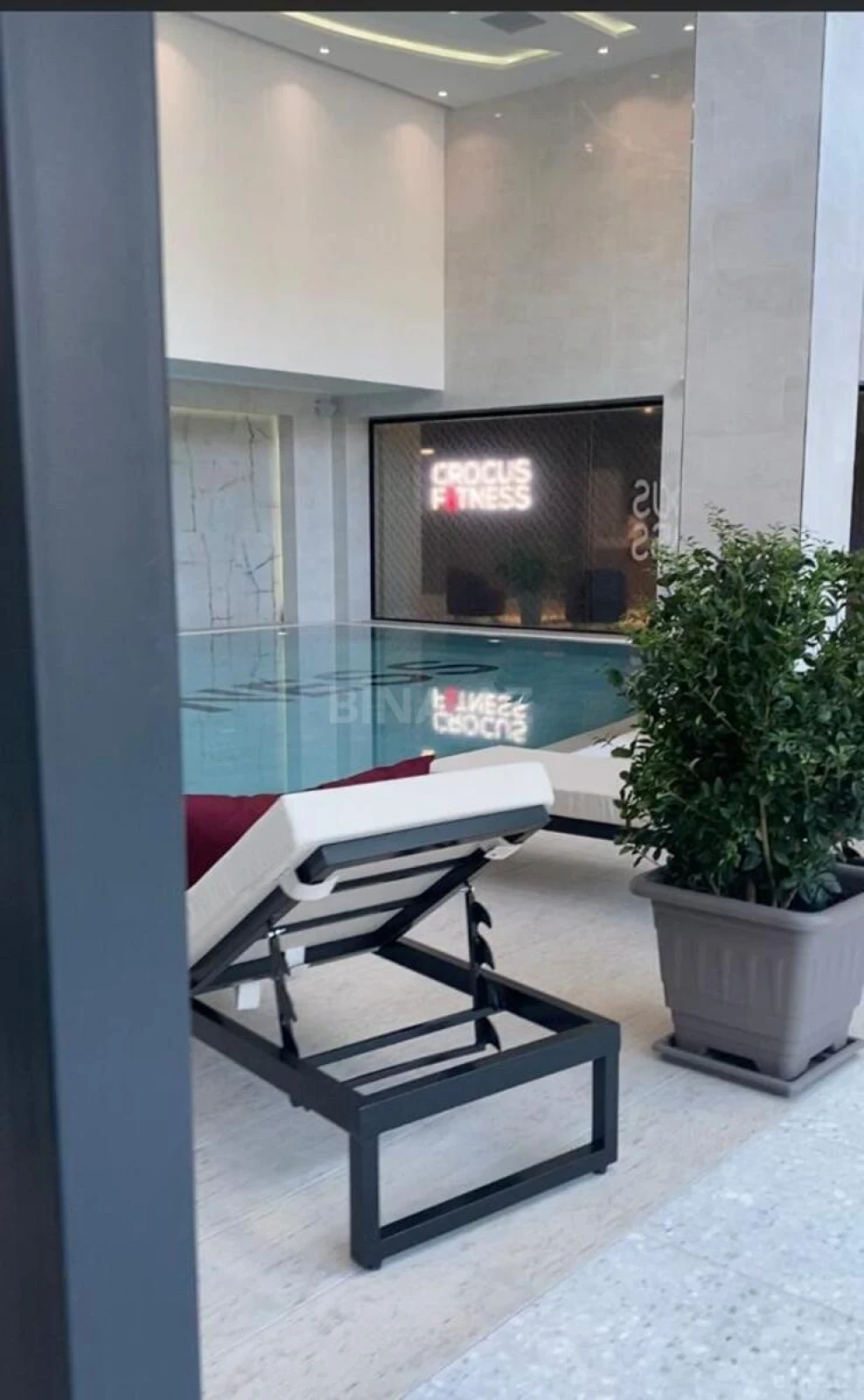 Satılır 4 otaqlı mənzil 175 m²