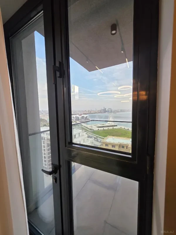 Satılır 4 otaqlı mənzil 175 m²