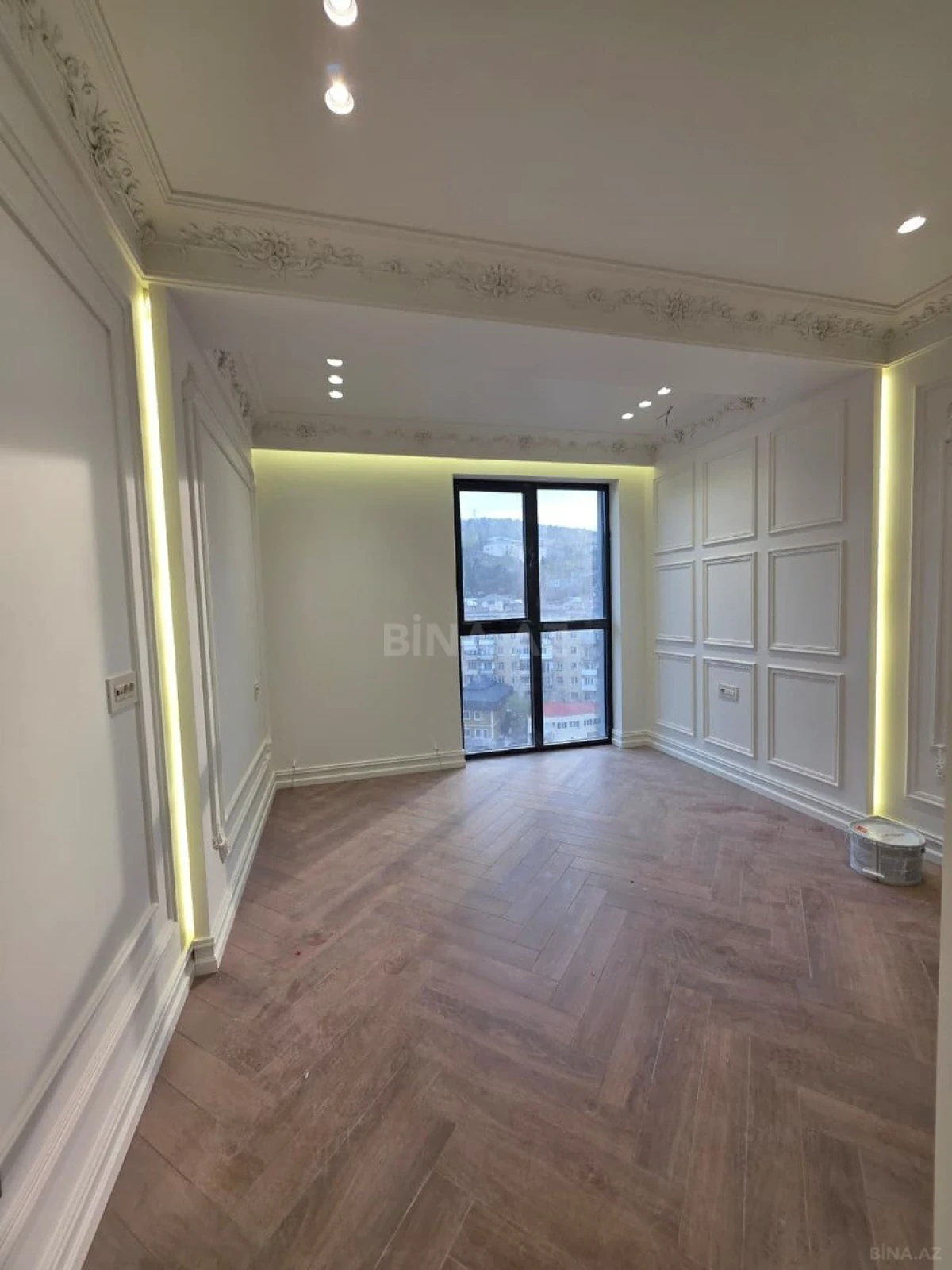 Satılır 4 otaqlı mənzil 165 m²