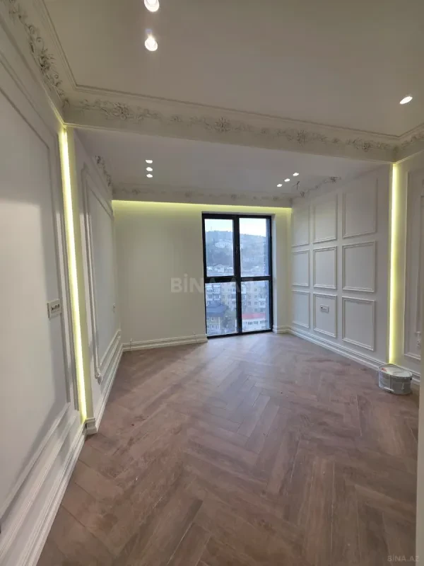 Satılır 4 otaqlı mənzil 165 m²