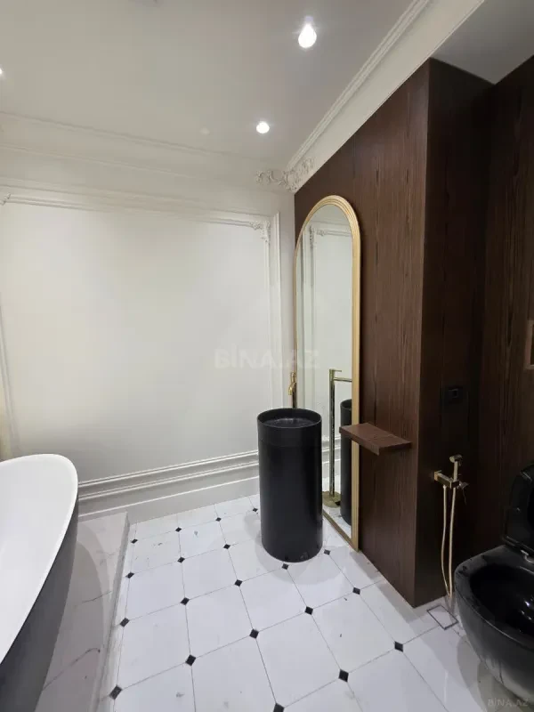 Satılır 4 otaqlı mənzil 165 m²