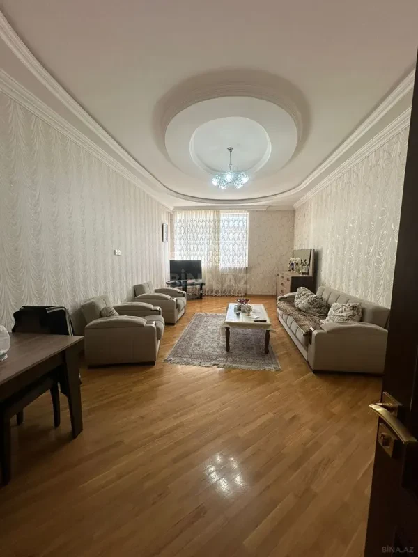 Satılır 3 otaqlı mənzil 123 m²