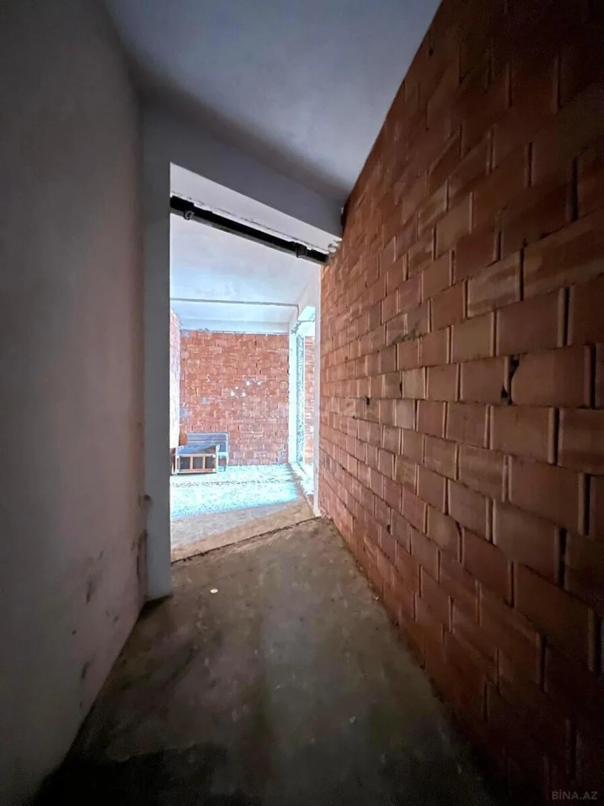 Satılır 4 otaqlı mənzil 132 m²