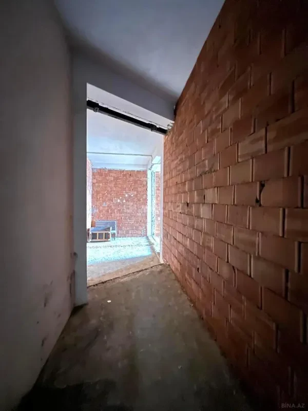 Satılır 4 otaqlı mənzil 132 m²