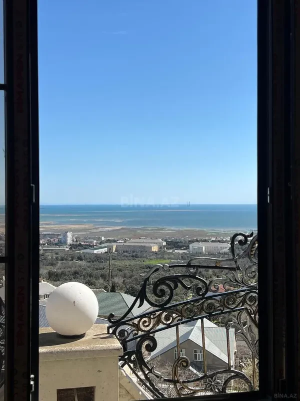 Satılır 4 otaqlı mənzil 132 m²